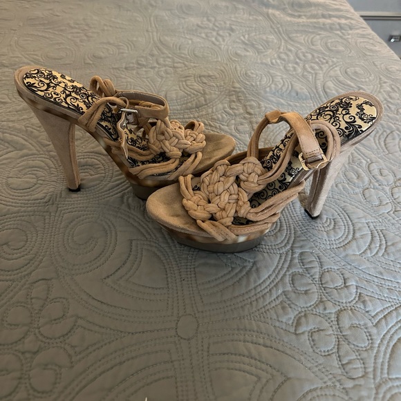 BCBG suede heel sandals - Picture 3 of 3